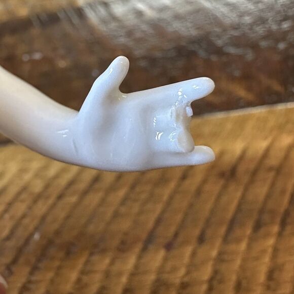 Vintage Hutschenreuther Spring Messenger White Glossy Girl with Butterfly Selb - Picture 8 of 8